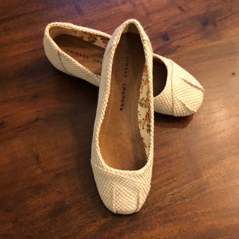 Chinese Laundry beige flats